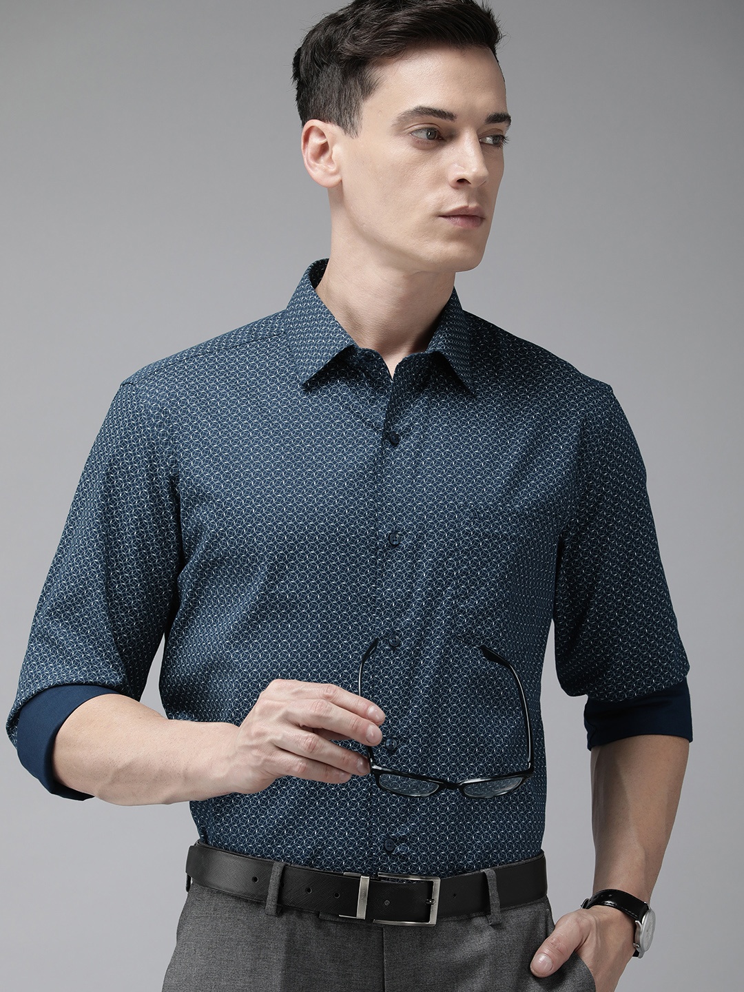 

Arrow Men Blue & White Printed Slim Fit Pure Cotton Formal Shirt