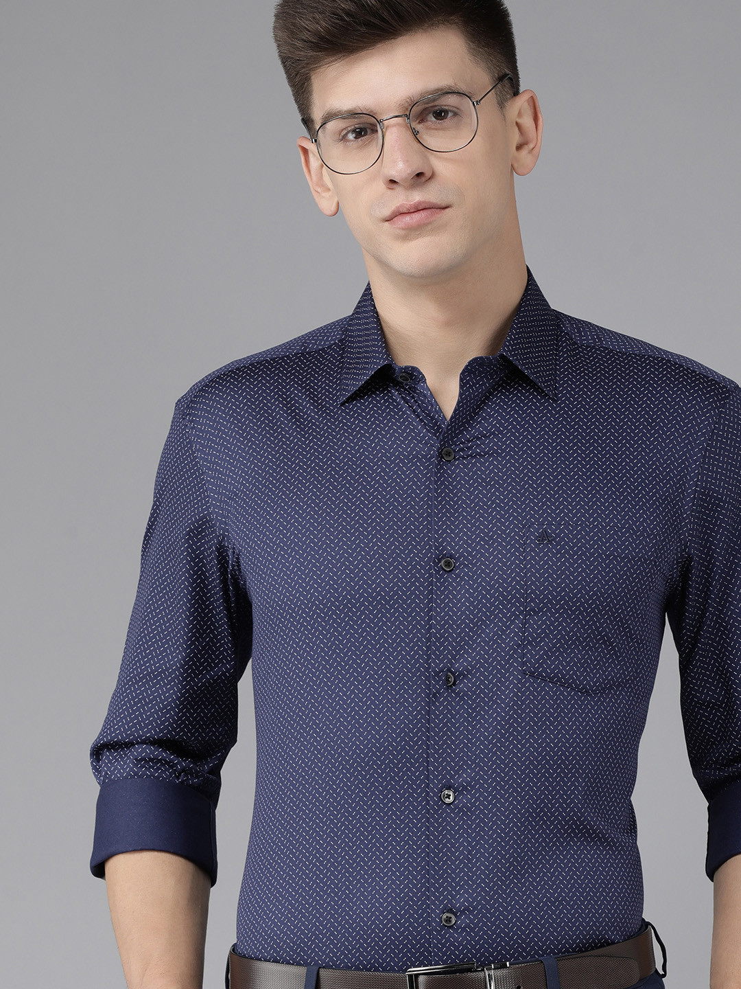 

Arrow Men Blue And White Original Slim Fit Chevron Printed Pure Cotton Formal Shirt