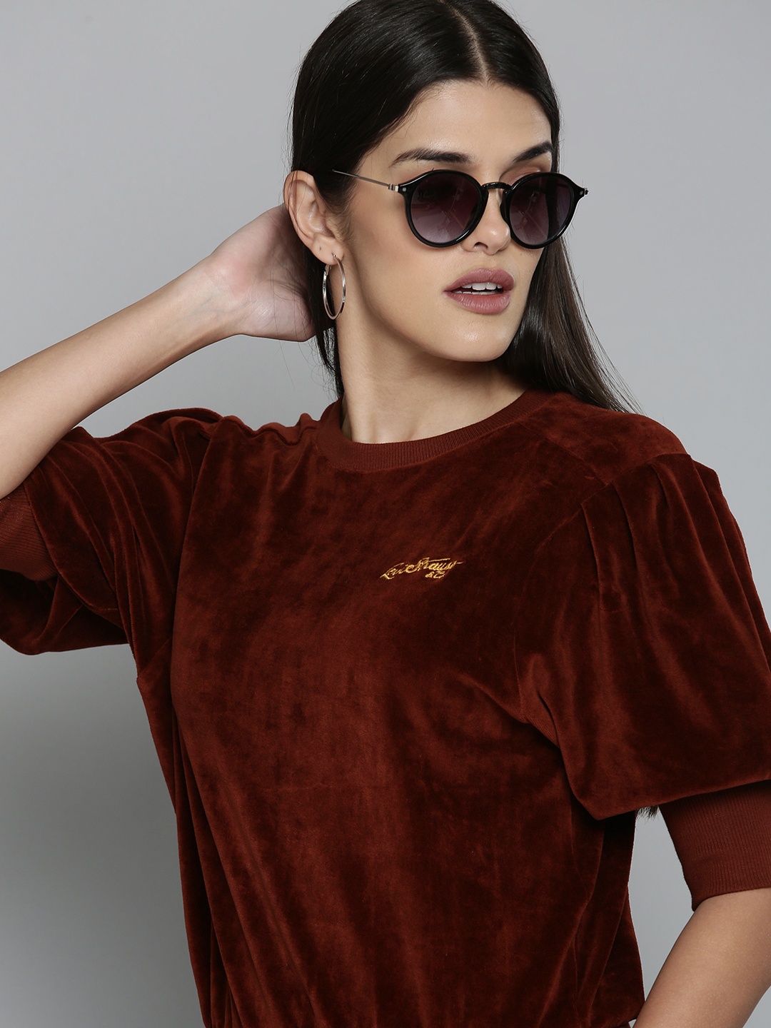 

Levis Women Maroon Solid Pure Cotton Sweatshirt