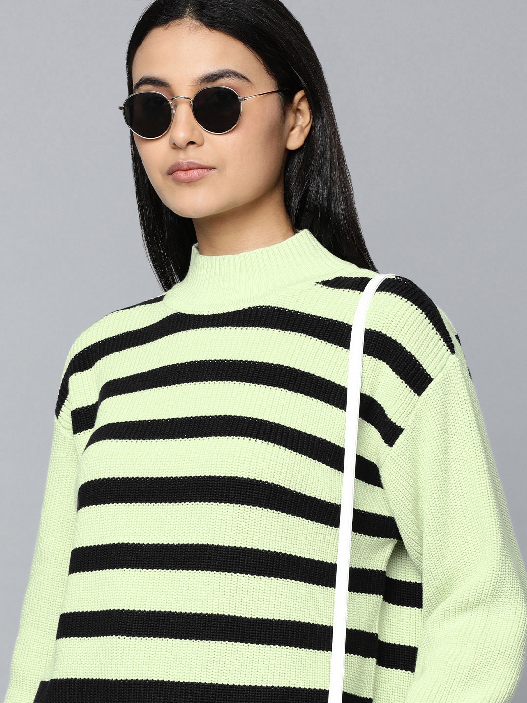 

Levis Women White & Black Striped Sweatshirt