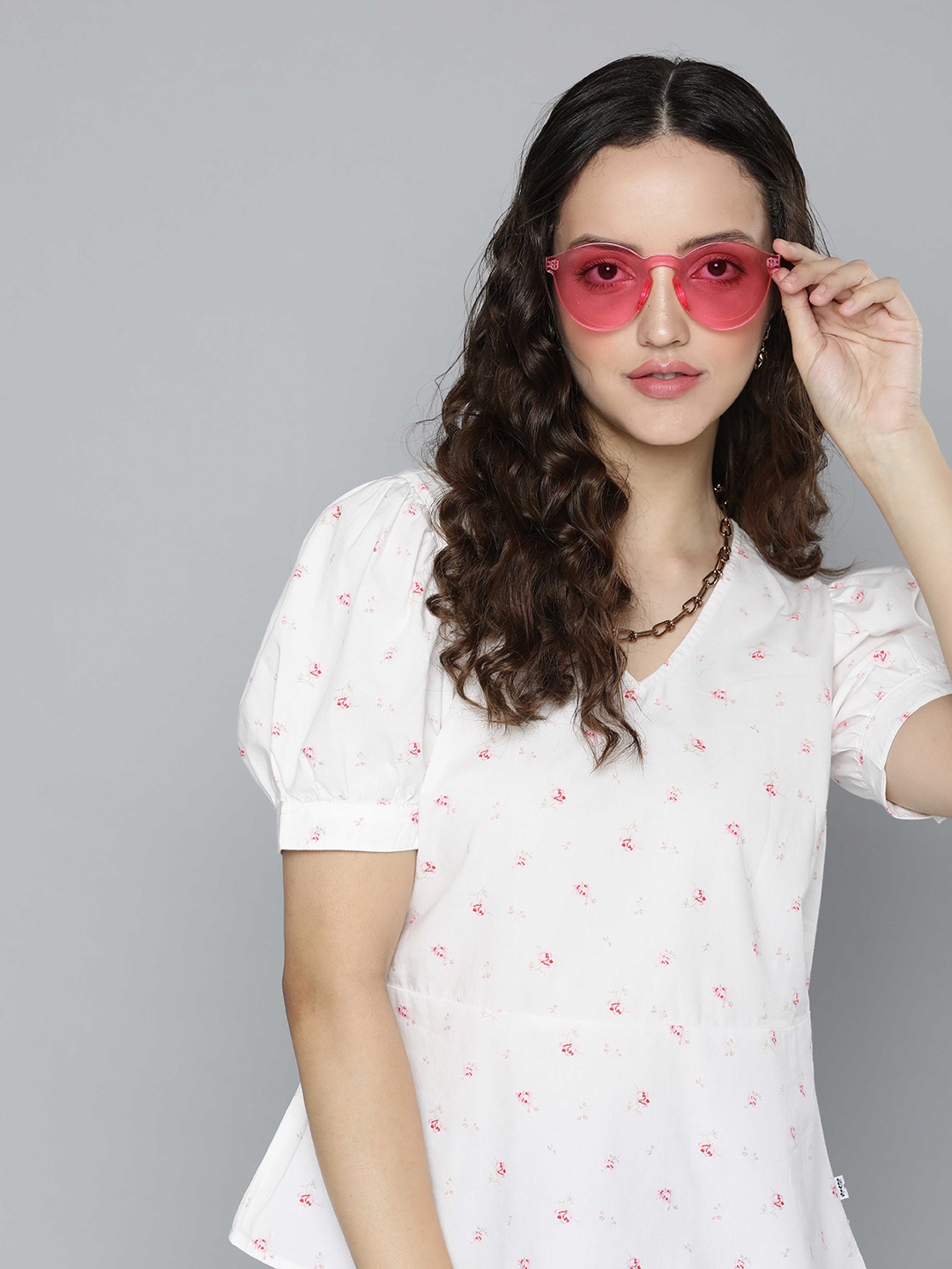 

Levis Women White & Red Floral Print V-Neck Casual Top