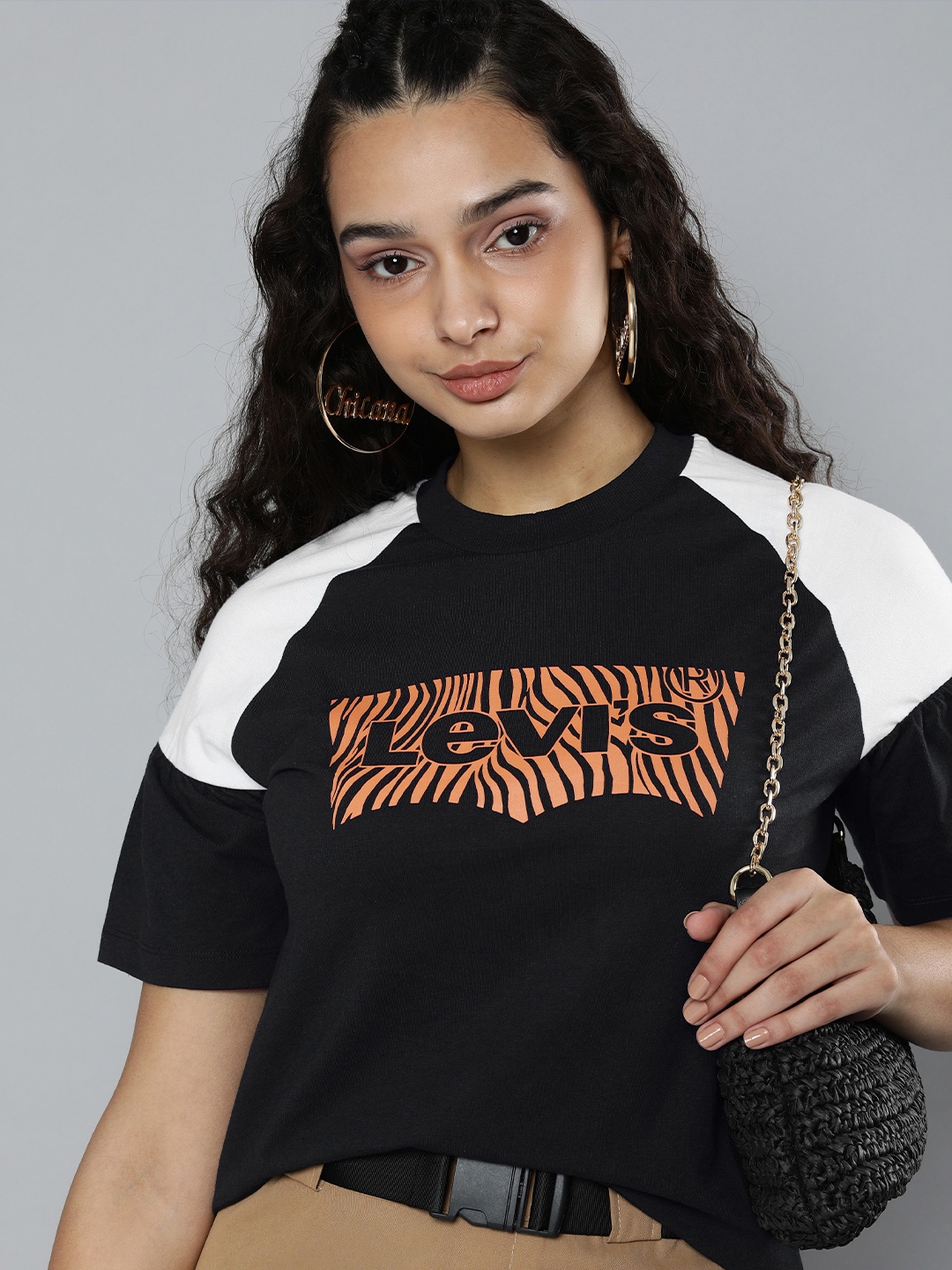 

Levis Women Black & White Brand Logo Printed Pure Cotton T-shirt