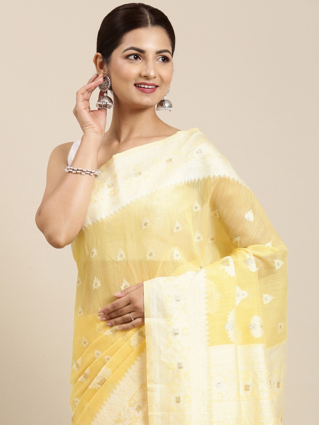 

PERFECTBLUE Yellow & White Ethnic Motifs Silk Cotton Saree