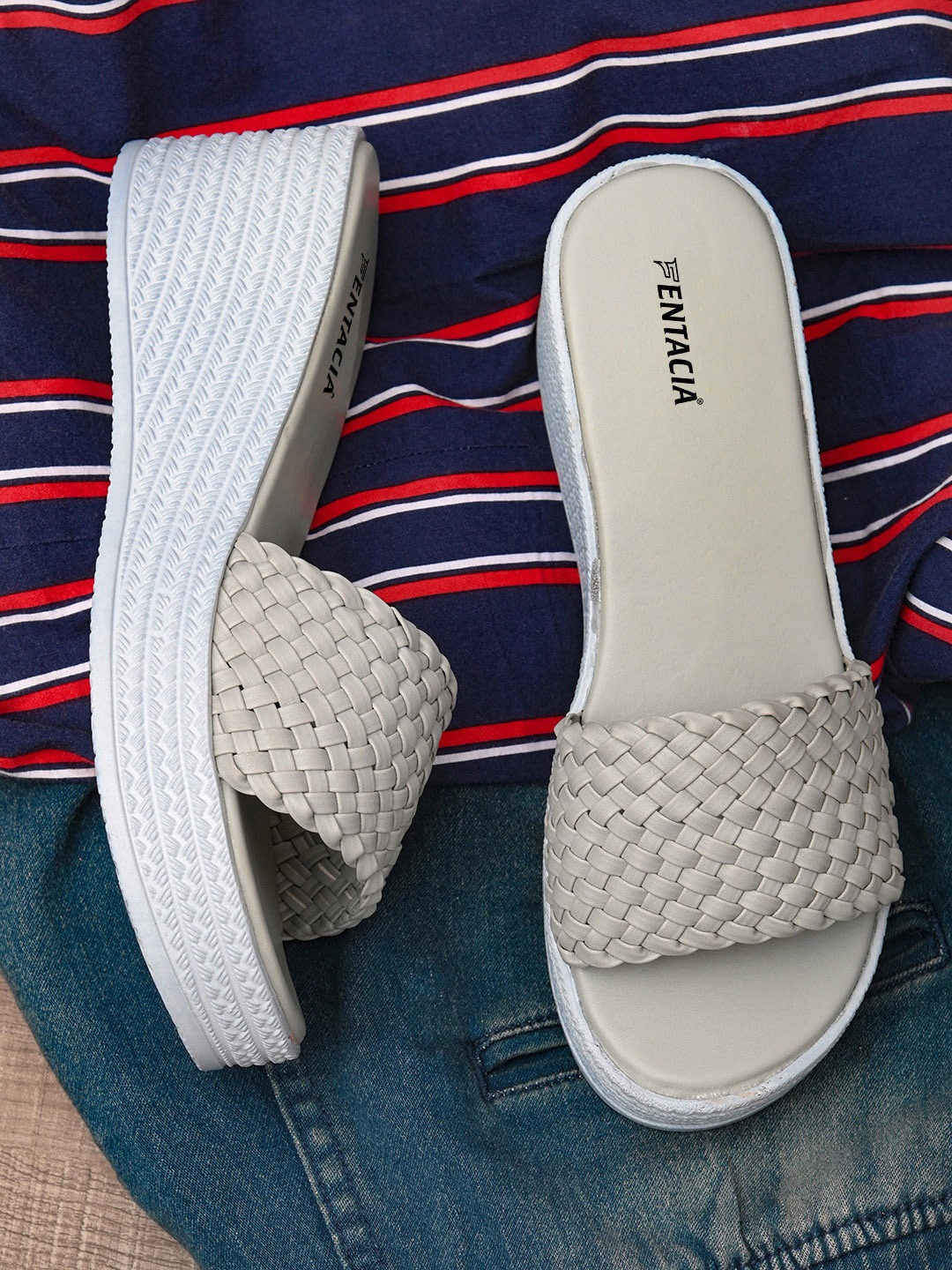 

Fentacia Grey Flatform Sandals