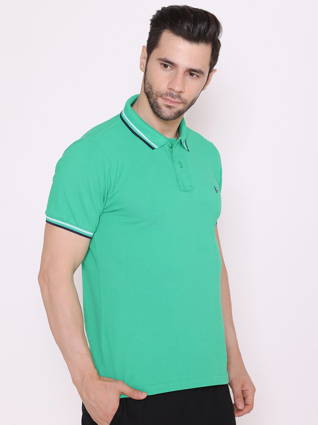 

FLAWLESS Men Green Polo Collar T-shirt