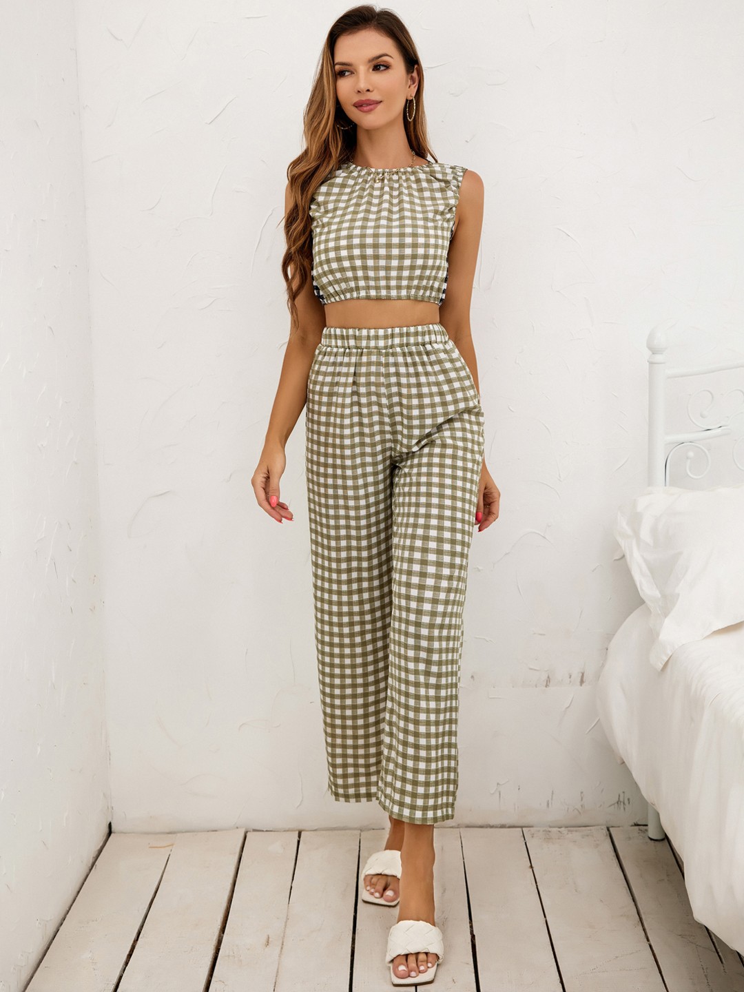 

URBANIC Women Green & White Checked Night suit