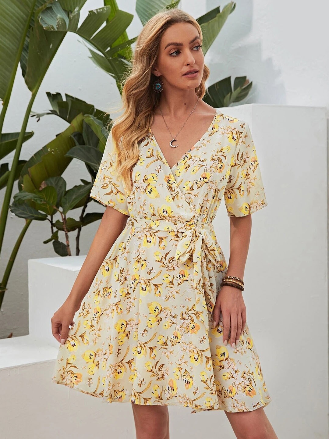 

La Aimee Yellow Floral deep neck Dress