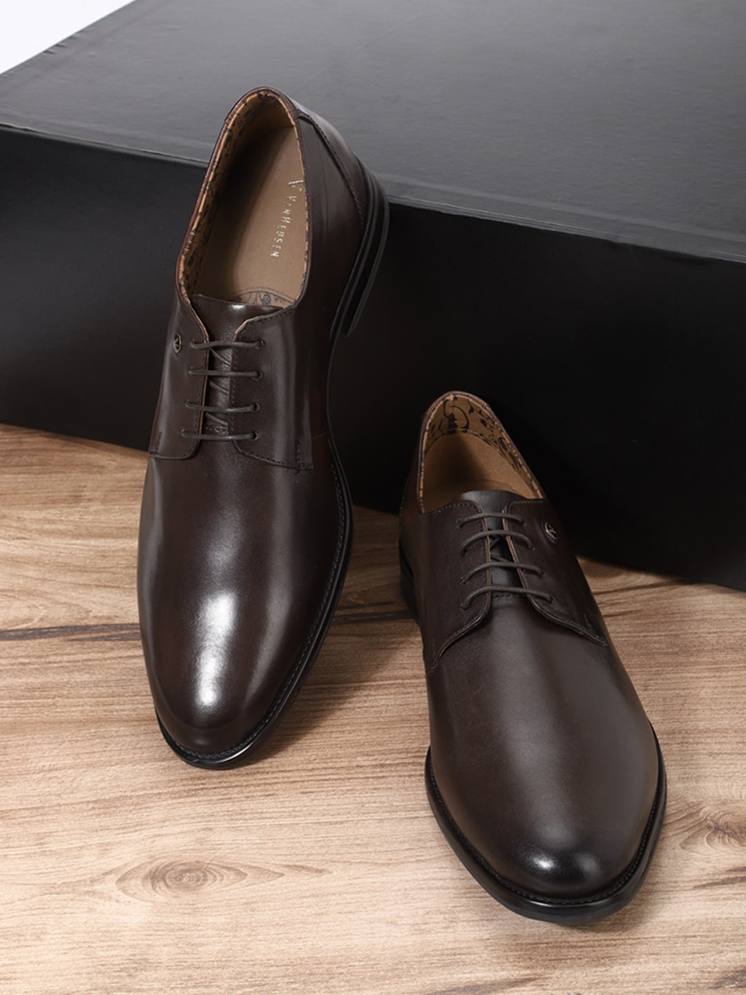 

Van Heusen Men Brown Textured Leather Formal Derbys