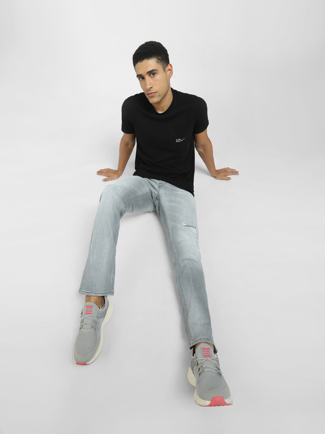 

Jack & Jones Men Grey Low-Rise Mildly Distressed Stretchable Jeans