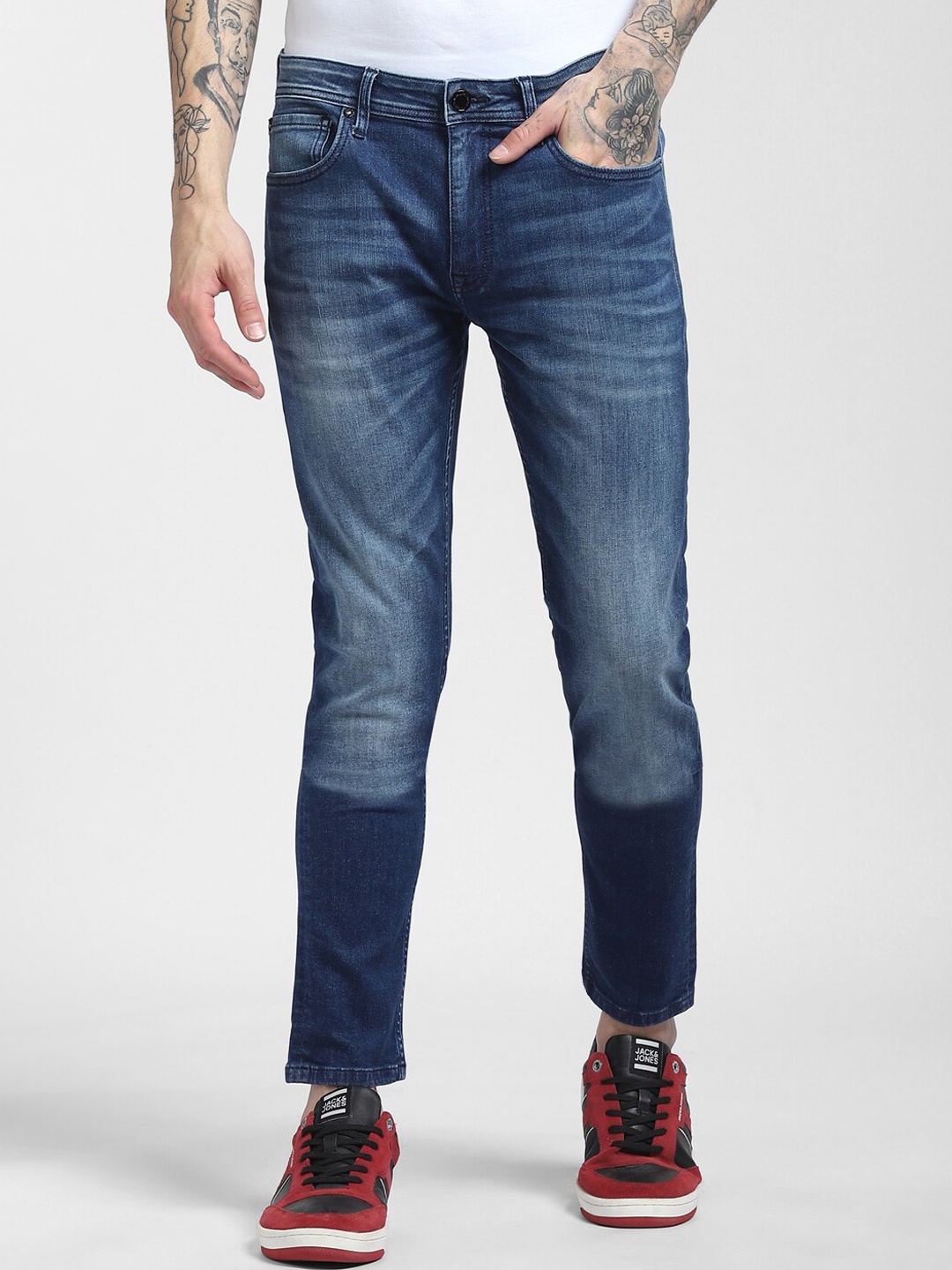 

Jack & Jones Men Blue Low-Rise Slash Knee Stretchable Jeans