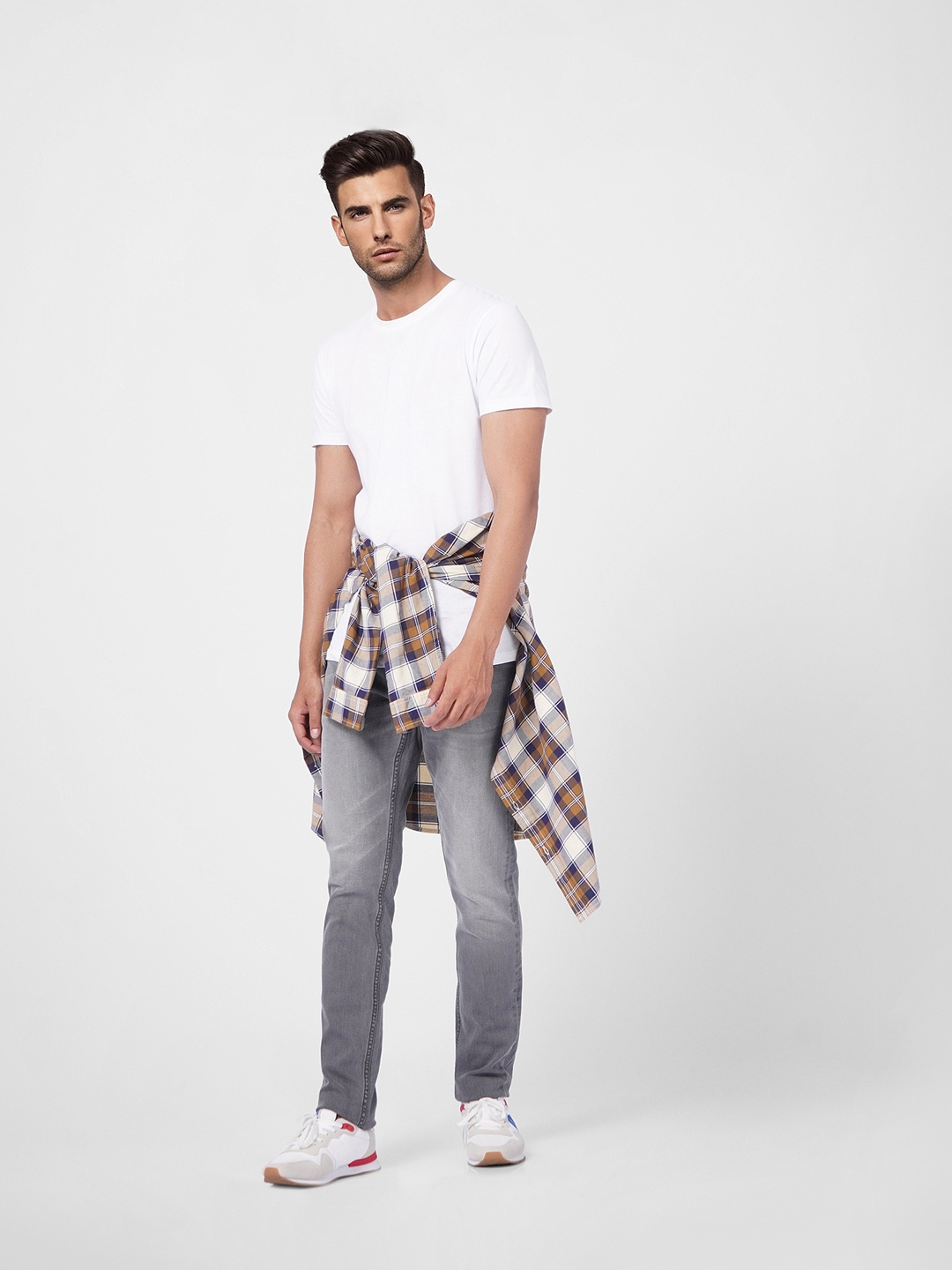 Jack & Jones Men Grey Low-Rise Heavy Fade Stretchable Jeans