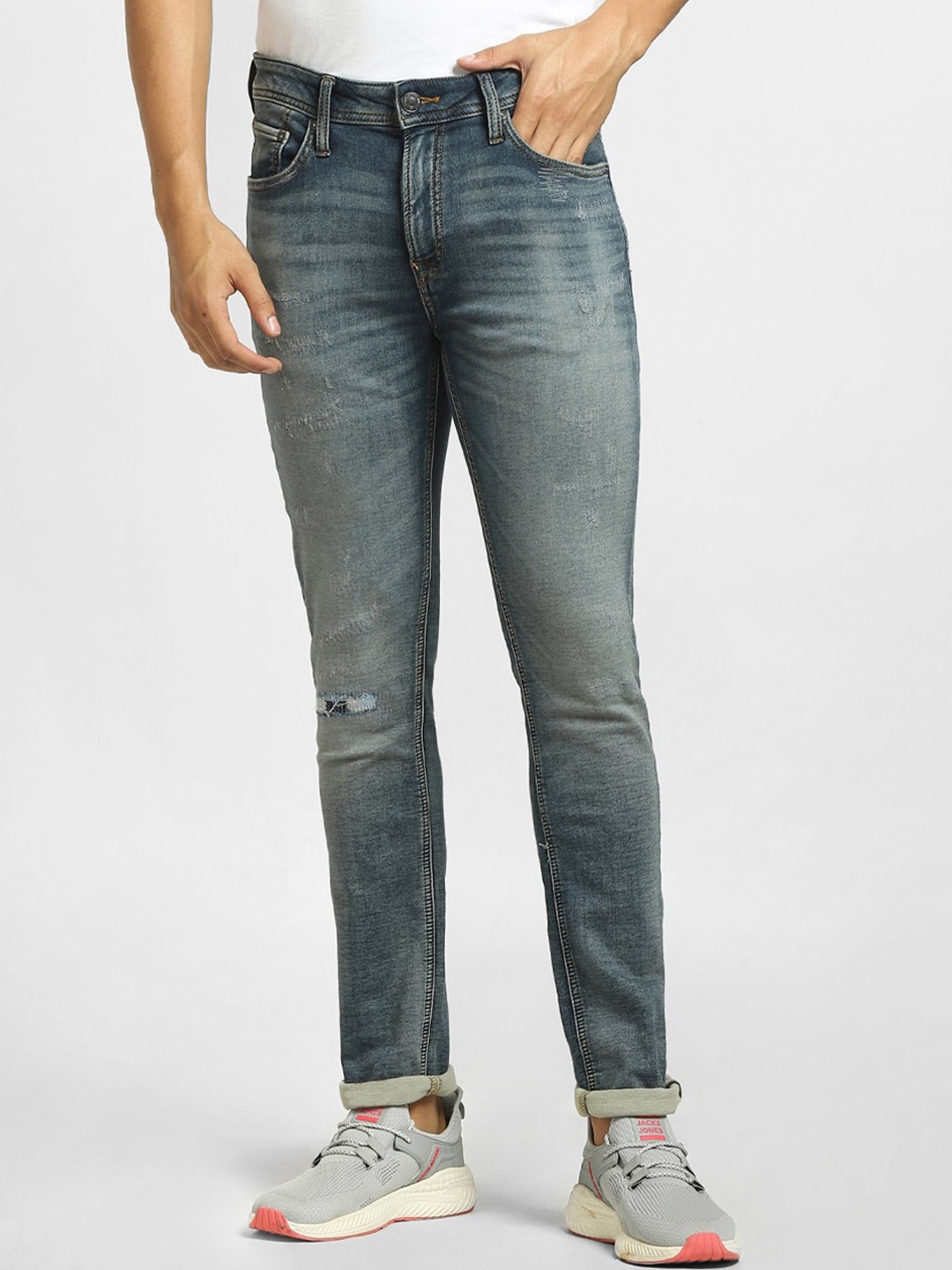 

Jack & Jones Men Blue Low-Rise Low Distress Heavy Fade Stretchable Jeans