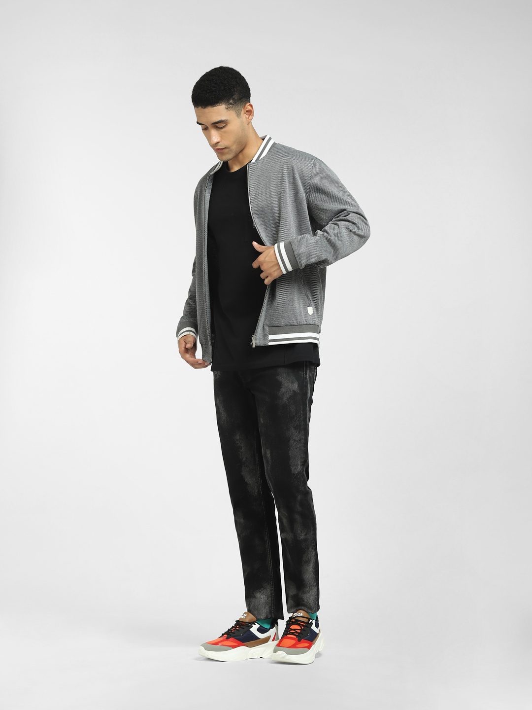 

Jack & Jones Men Black Light Fade Stretchable Denim Jeans