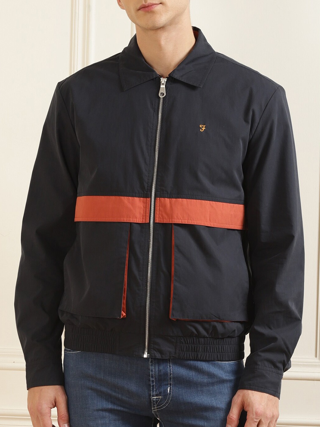 

Farah Men Black Lightweight Tailored Jacket