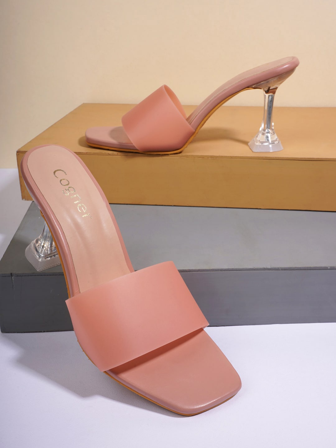 

Cogner Nude-Coloured Colourblocked Party Kitten Pumps