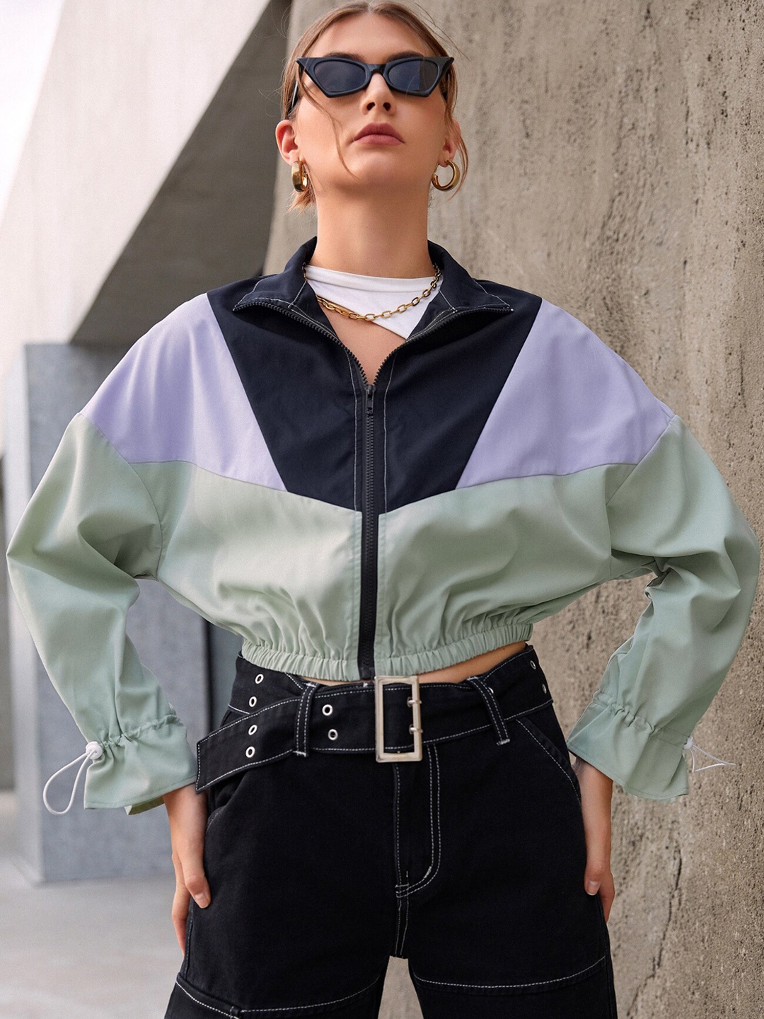 

URBANIC Women Green Striped Longline Tailored Jacket with Embroidered