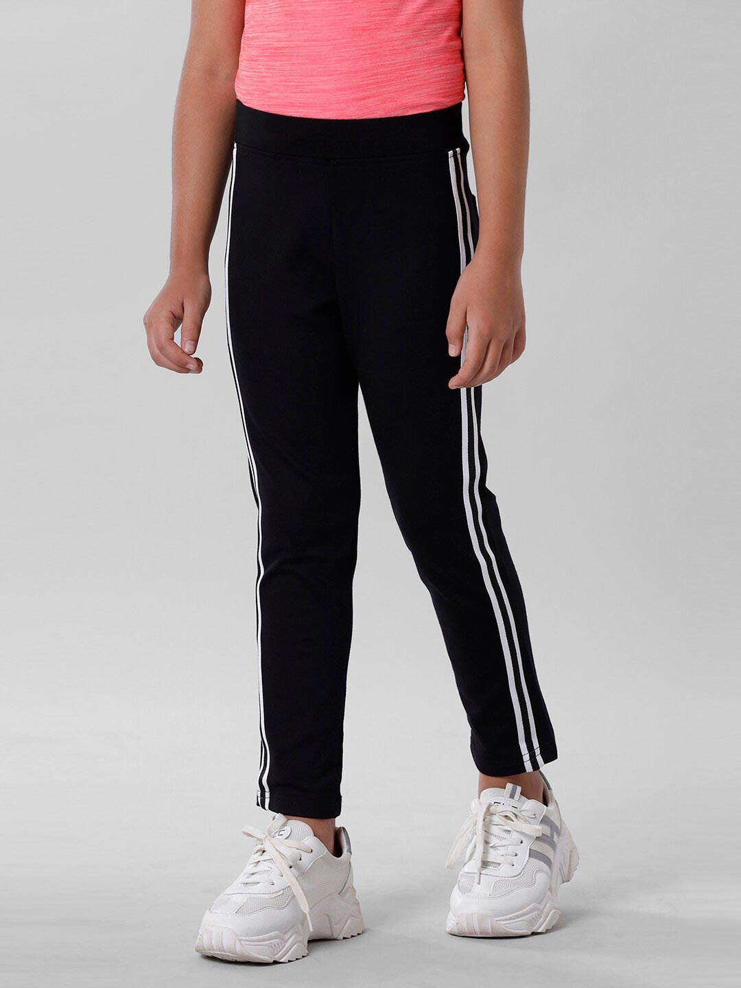 

De Moza Girls Black Solid Skinny Fit Tregging