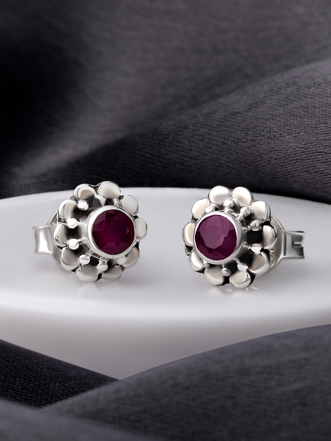 

Silvora by Peora Silver-Toned & Purple Floral Studs Earrings