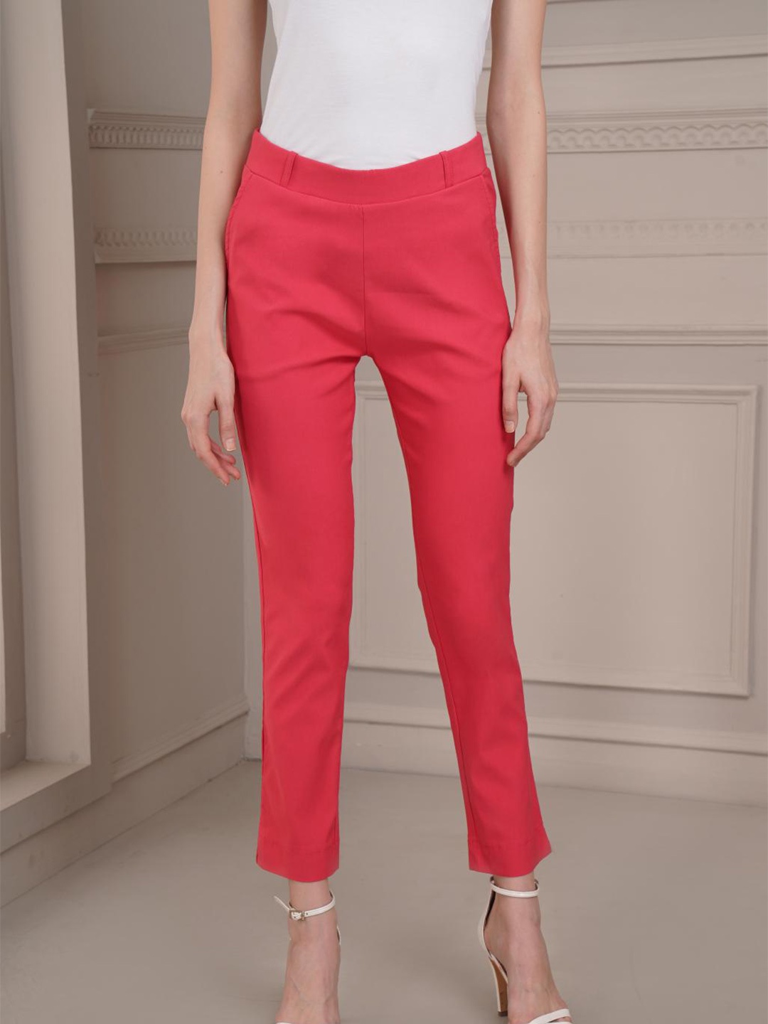 

Lakshita Women Fuchsia Solid Slim-Fit Crop Jeggings
