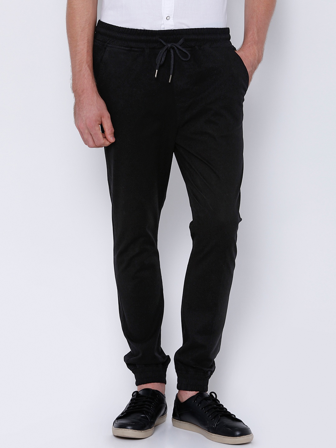 

LOCOMOTIVE Men Black Regular Fit Solid Joggers