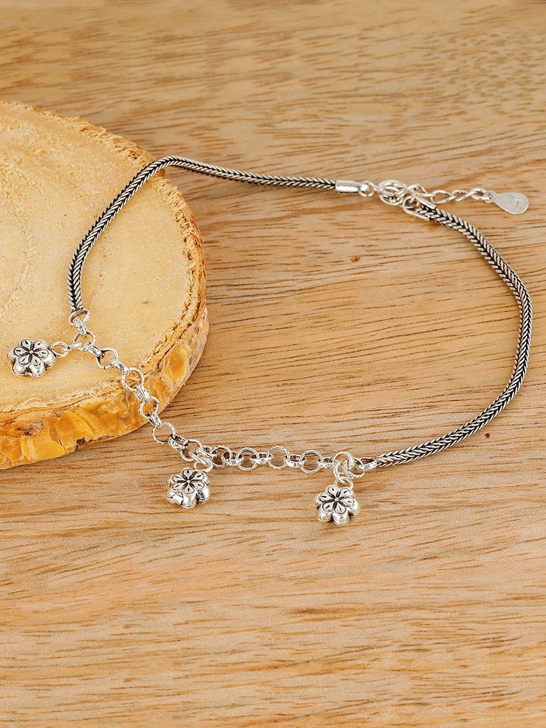 

GIVA 925 Sterling Silver Oxidised Three Flowers Anklet