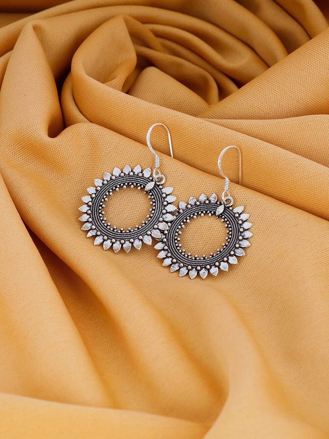 

GIVA 925 Sterling Silver Oxidised Wreath Earrings