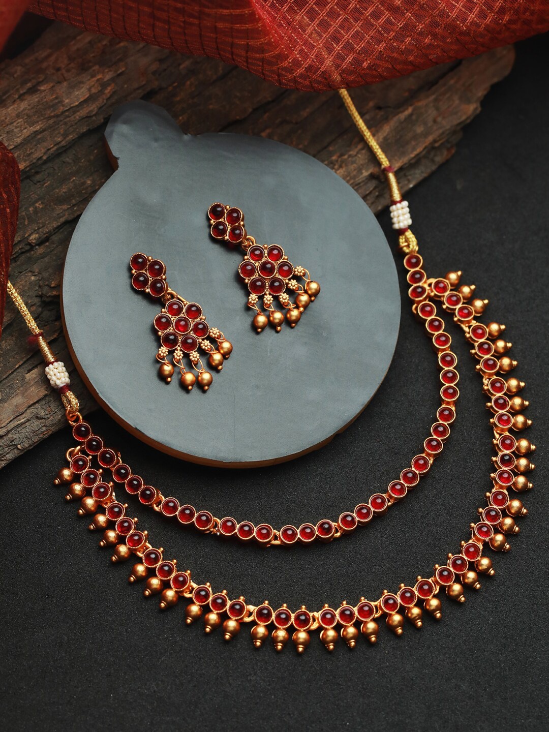 

Priyaasi Gold-Plated Pink Stone-Studded & Beaded Jewellery Set