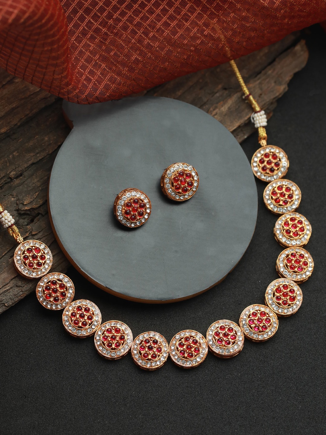

Priyaasi Gold-Plated & Pink Floral Designed Stone Studded Jewellery Set