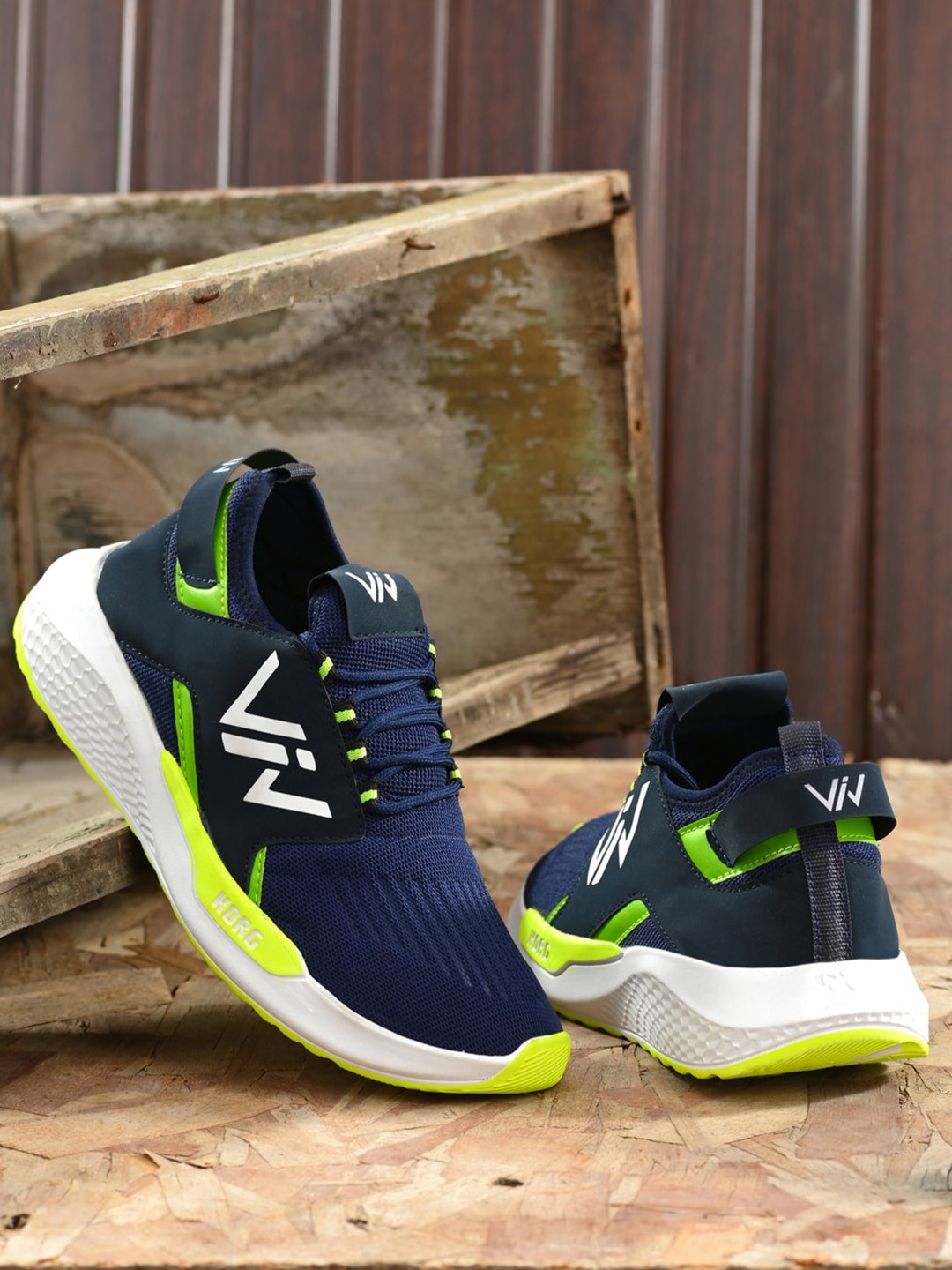 

VIV Men Blue Sneakers
