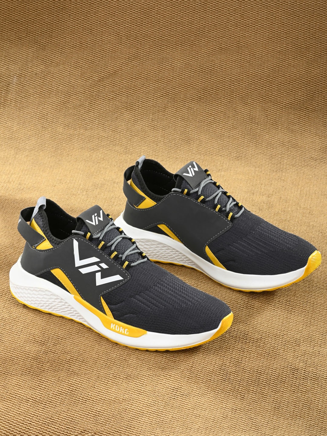 

VIV Men Grey Woven Design Casual Sneakers
