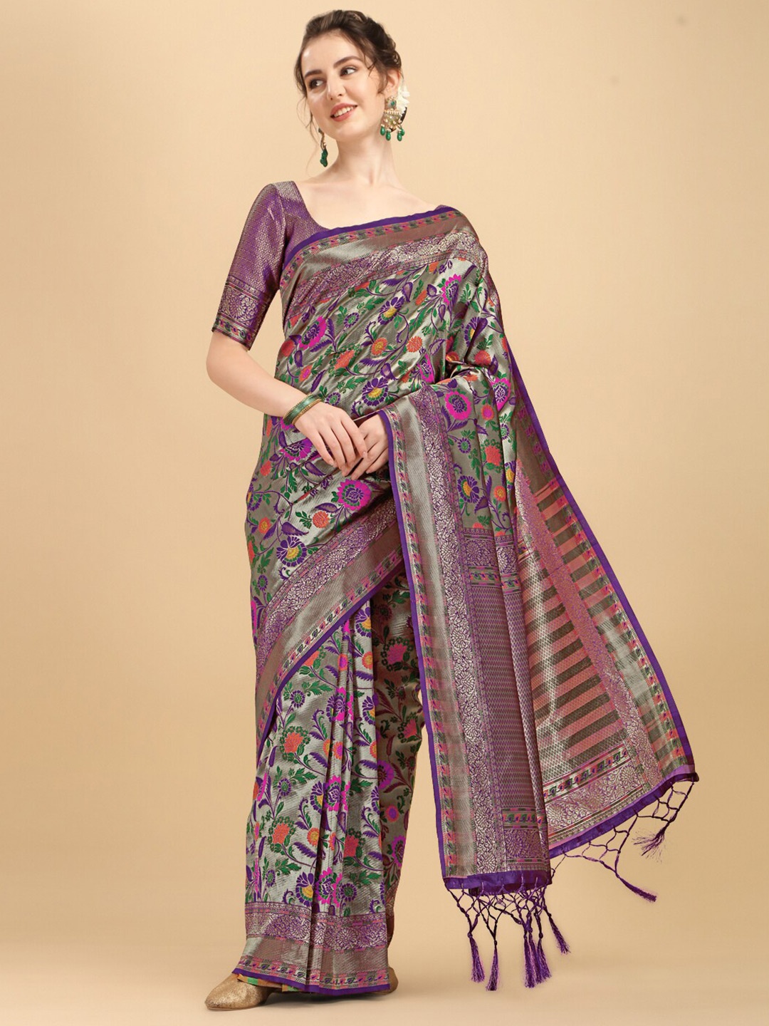 

Inddus Wine & Green Floral Zari Silk Blend Saree, Mauve