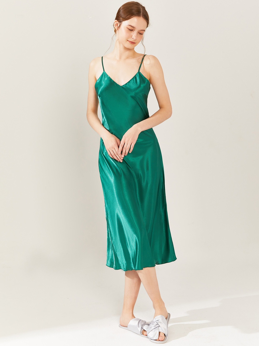 

URBANIC Green Solid Nightdress