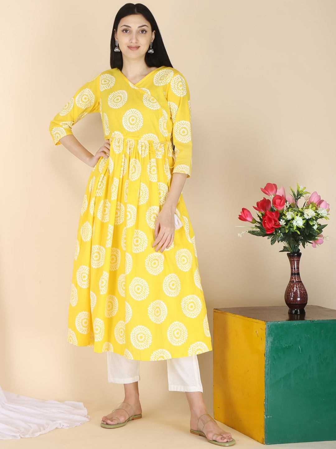 

ERISHA Women Yellow Floral Printed Floral Kurta