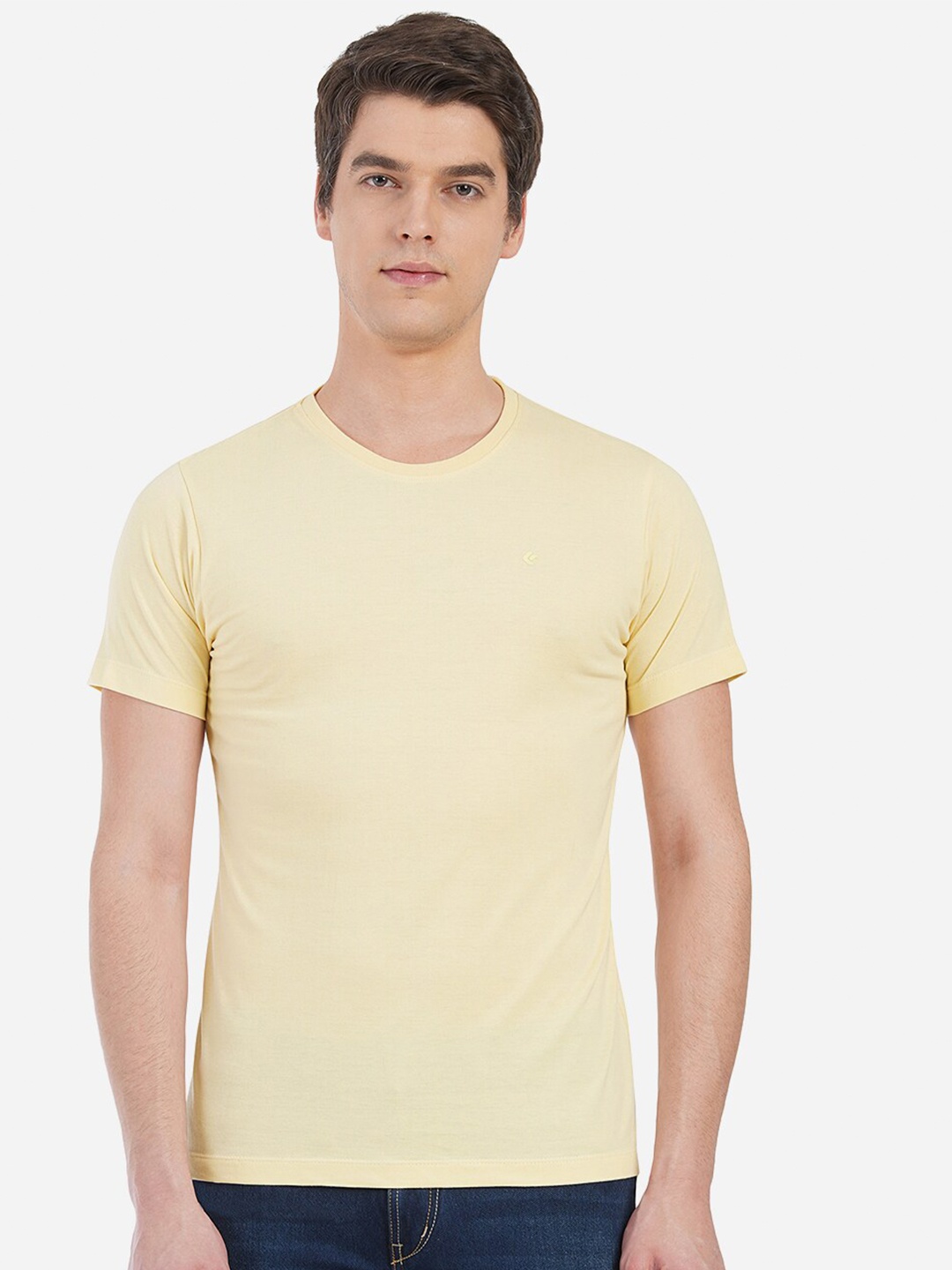 

Greenfibre Men Yellow Solid Slim Fit T-shirt