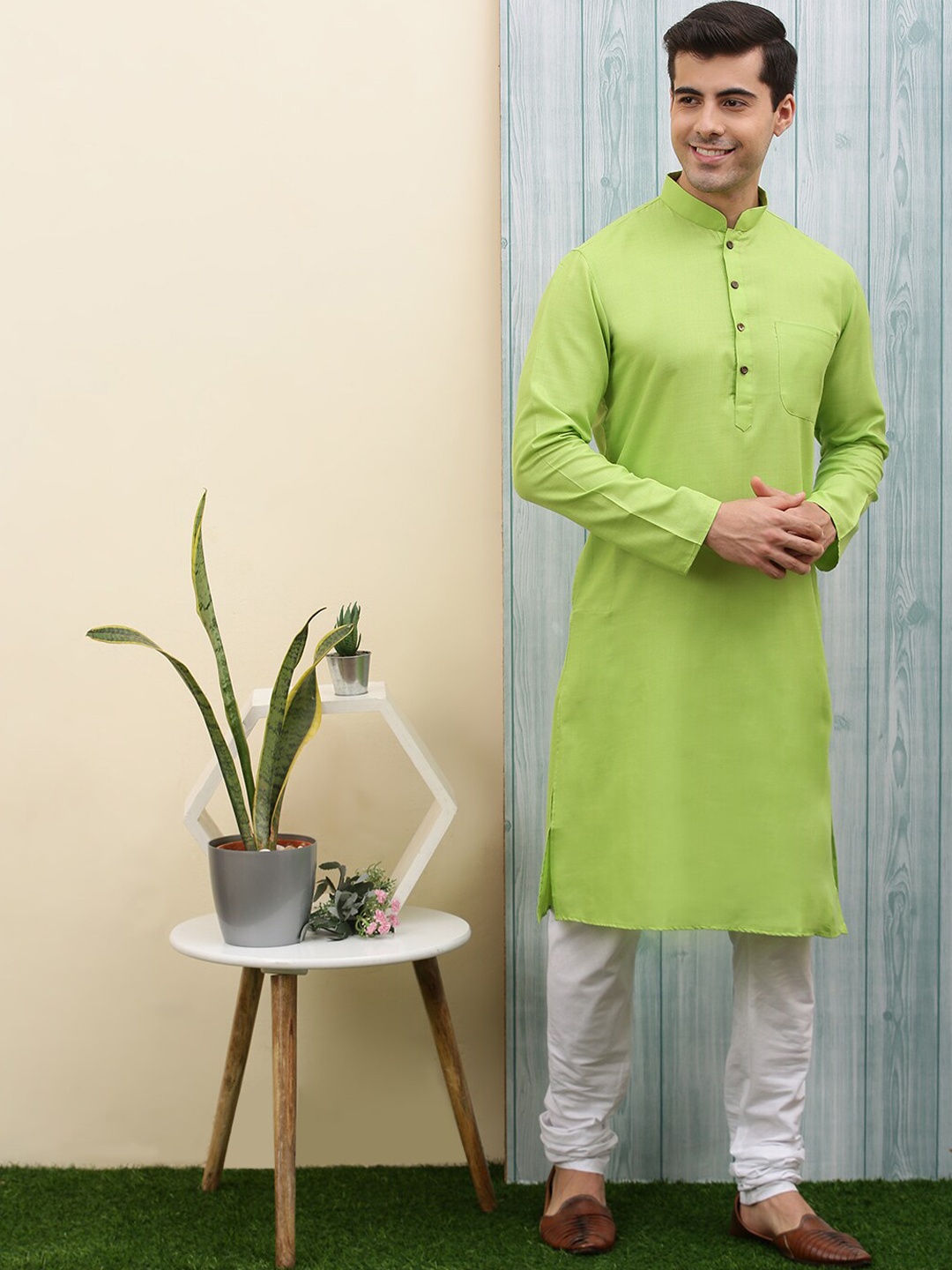 

Sanwara Men Lime Green Solid Cotton Straight Kurta