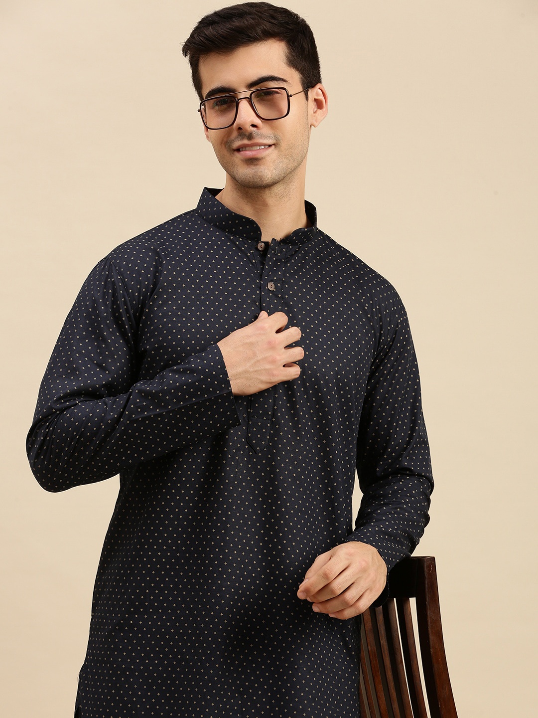 

Sanwara Men Blue Thread Work Pastels Kurta