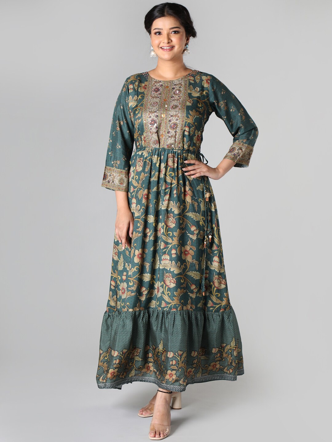 

taruni Women Green & Gold-Toned Floral Printed Floral Kurta