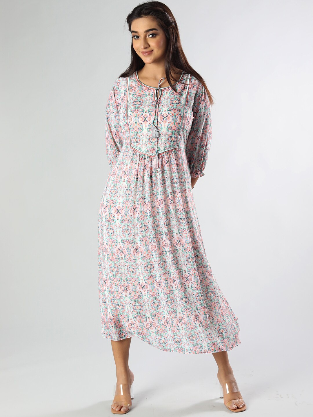 

taruni White & Green Floral Tie-Up Neck Georgette Maxi Dress