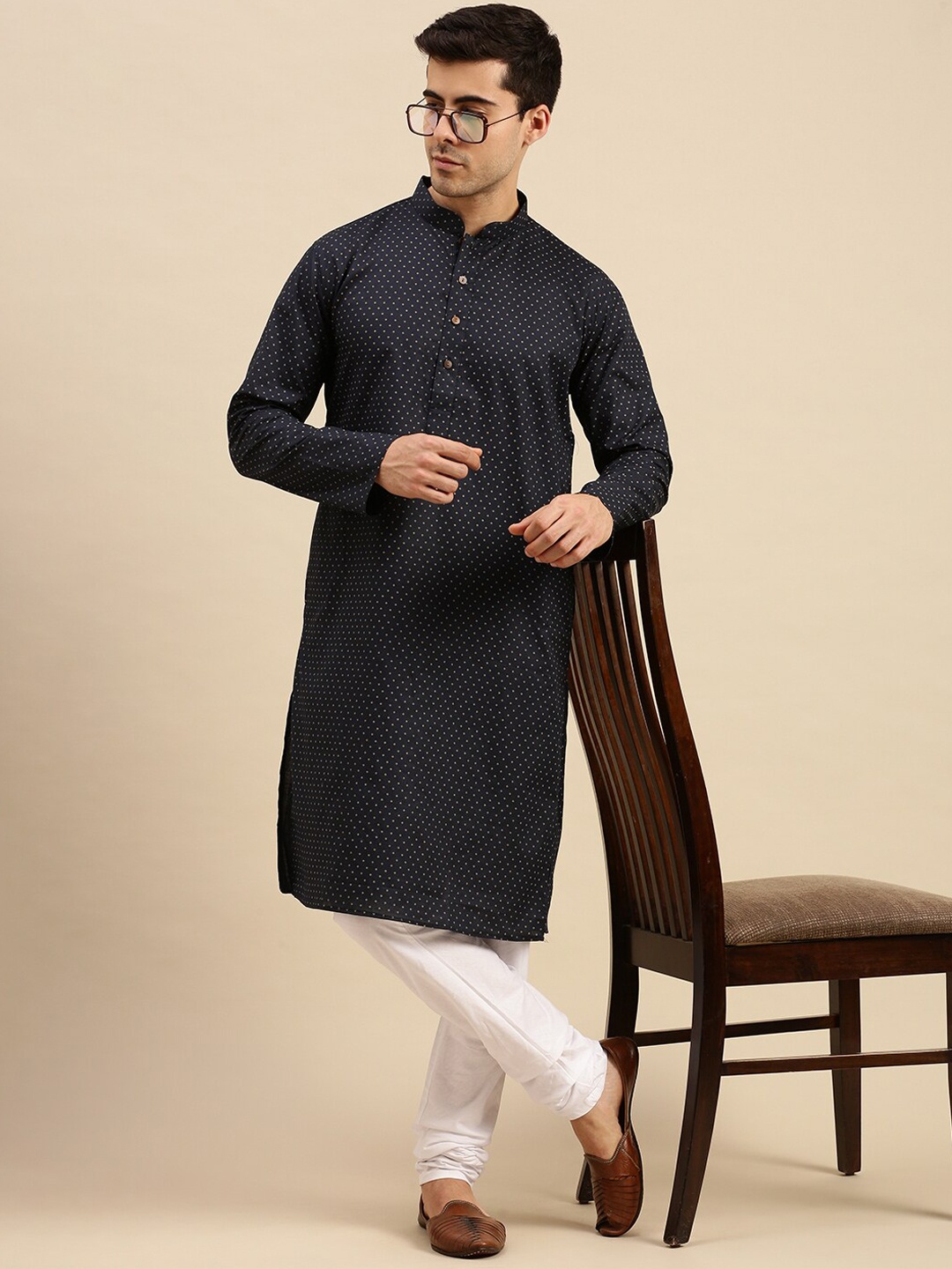 

Sanwara Men Blue & White Printed Pure Cotton Kurta with Pyjamas
