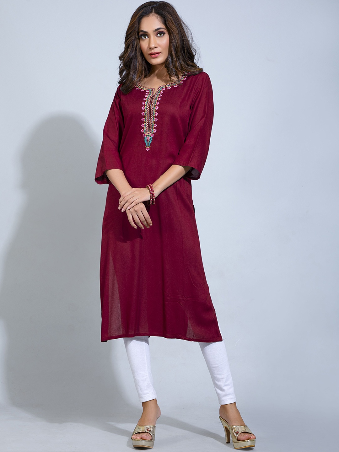 

POONAM DESIGNER Women Maroon Embroidered Thread Work Kurta
