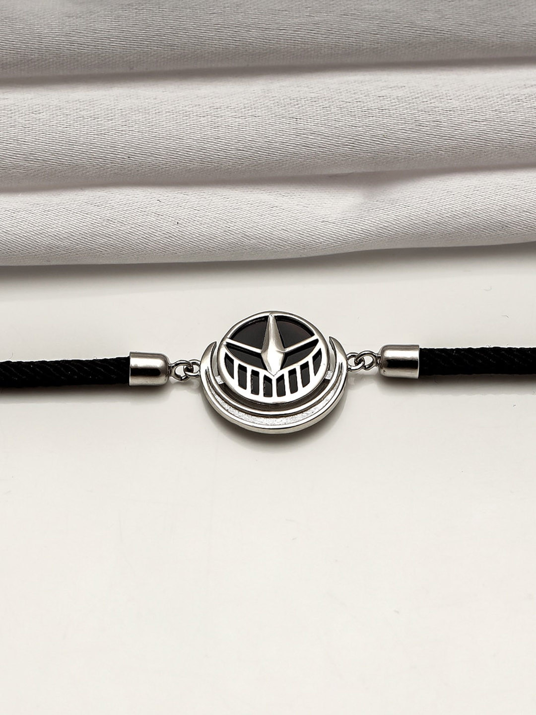 

GIVA 925 Sterling Silver Rhodium Plated Crescent Black Adjustable Bracelet