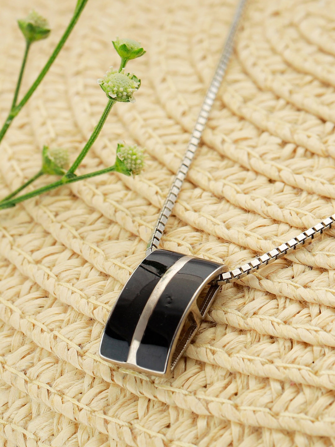 

GIVA Men 925 Sterling Silver Rhodium Plated Bold Black Pendant With Box Chain