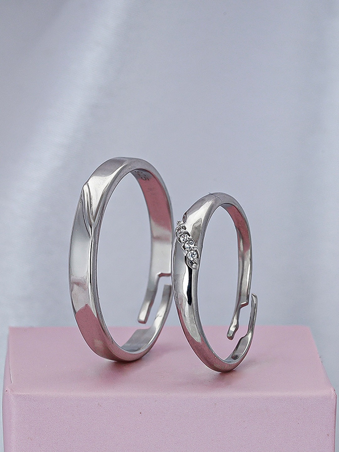 

GIVA 925 Sterling Silver Rhodium Plated Love Unfolds Couple Bands