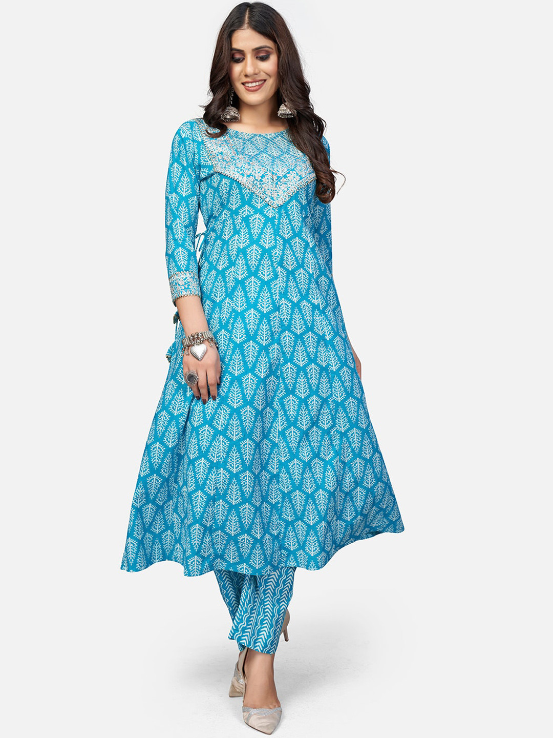 

Vbuyz Women Blue Ethnic Motifs Yoke Design Anarkali Kurta