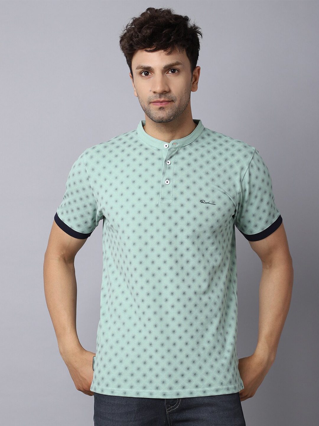 

Rodamo Men Green Printed Henley Collar Slim Fit T-shirt