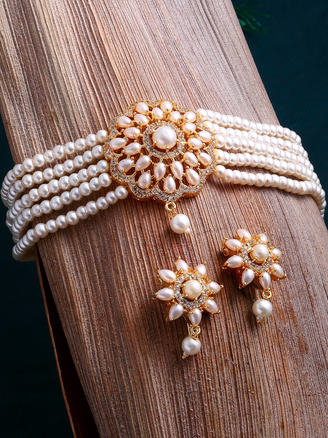 

ZENEME Gold-Plated Off-White Floral Beaded Choker Jewellery Set