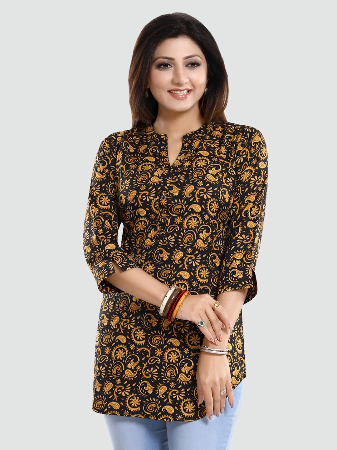 

Saree Swarg Black & Yellow Paisley Printed Kurti