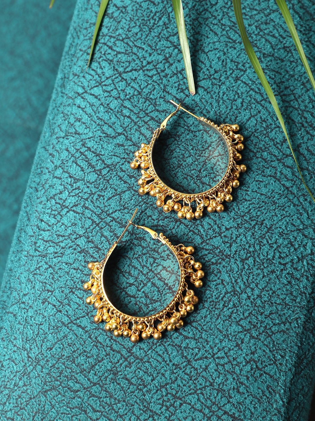 

CARDINAL Silver-Toned Contemporary Hoop Earrings