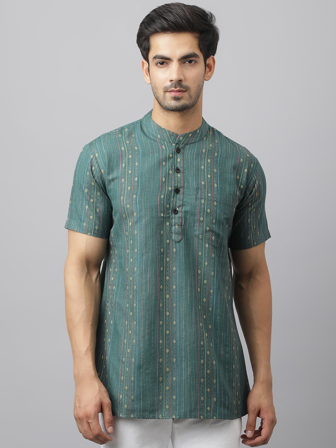 

Waahiba Men Green Geometric Thread Work Indigo Handloom Kurta