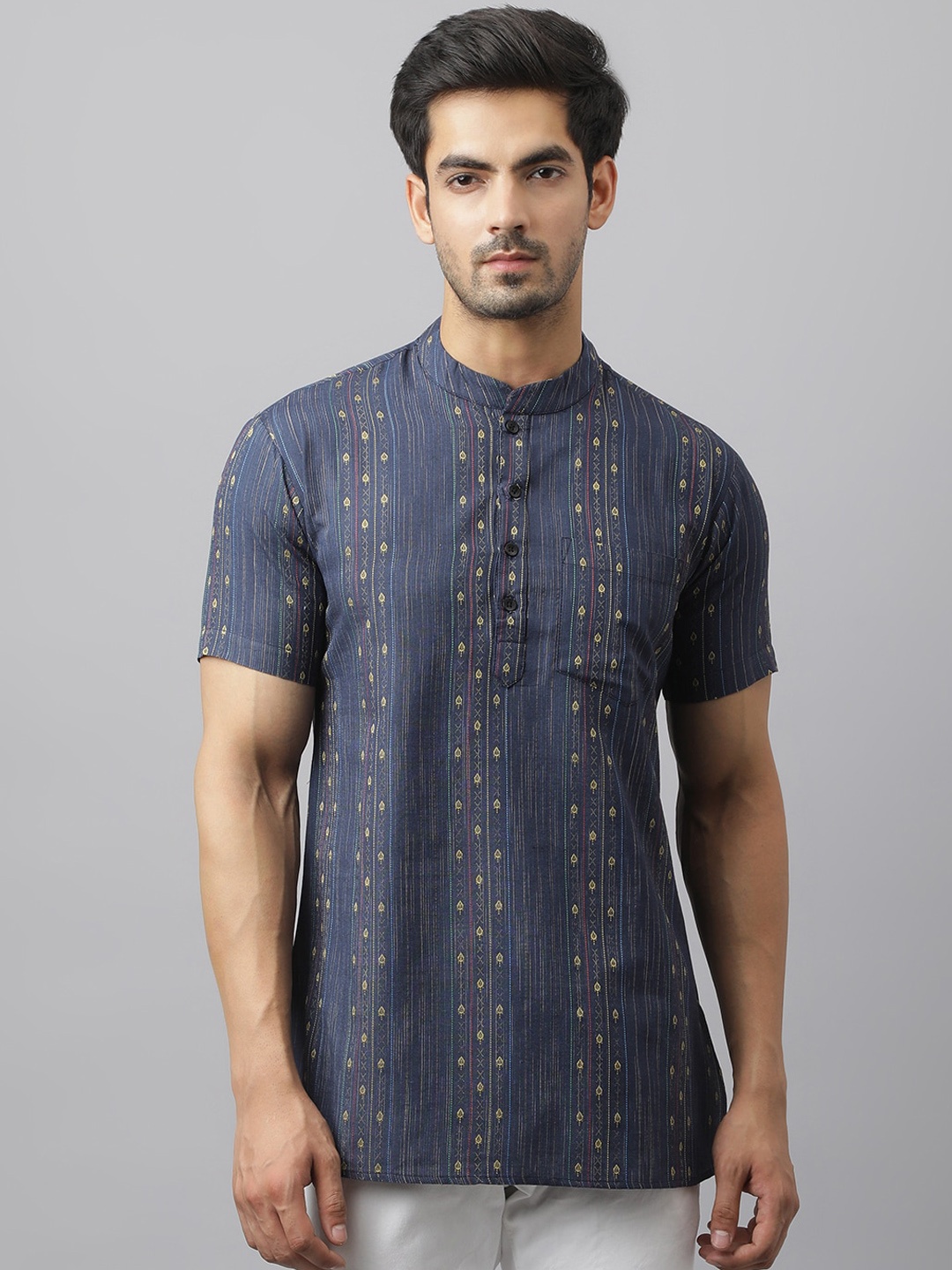 

Waahiba Men Navy Blue Geometric Thread Work Indigo Handloom Kurta